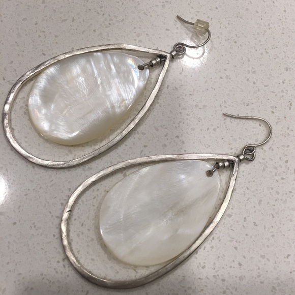 Shell earrings - Picture 2 of 2